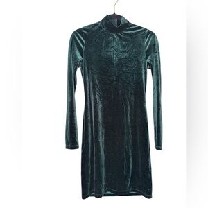 Gianni Bini Velvet Long Sleeve Dress in Deep Green